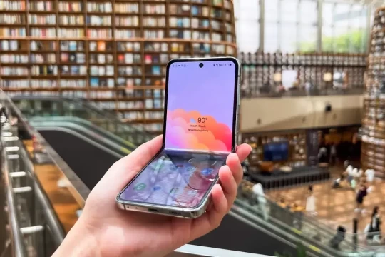 Galaxy Z Flip 6: جميع الشائعات الكبرى حول هاتف سامسونغ القابل للطي القادم